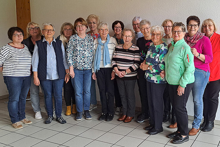 Gruppe Frauen nebeneinander